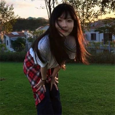 裹头巾的女人